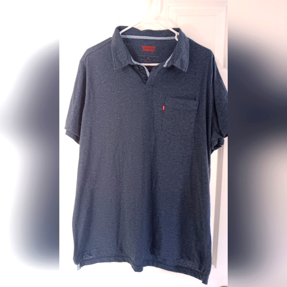 Men's Levi shirt